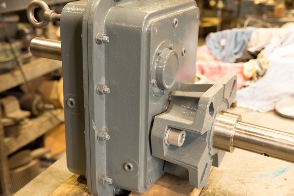 Side view showing seal plate and 2-7/16 drive shaft