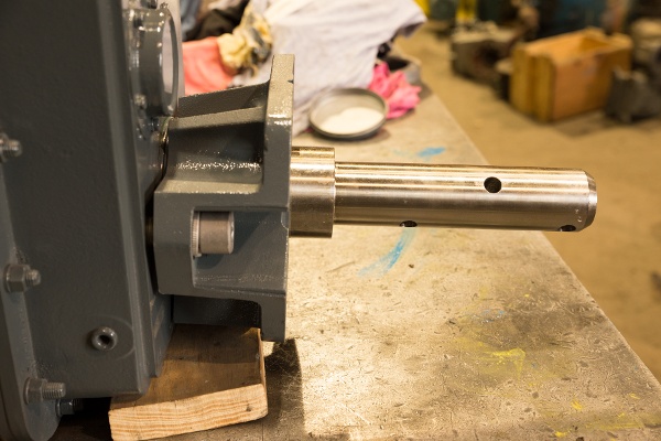 Side view of Falk Screw drive